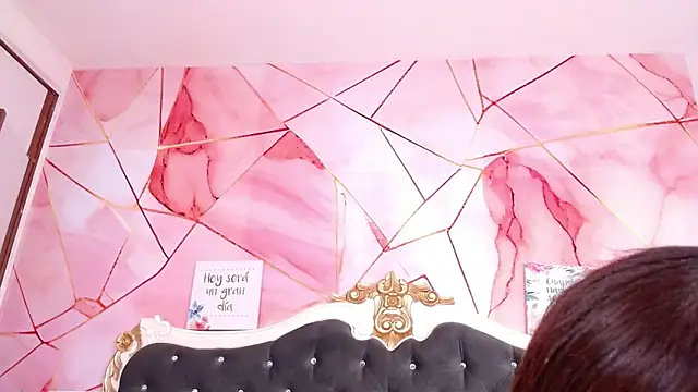 LindaBird online show from December 2, 9:28 pm