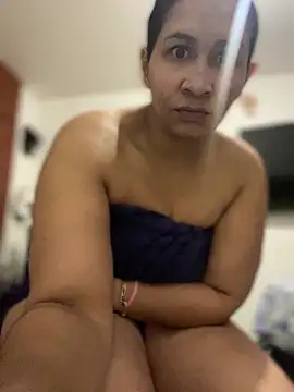 Carola-Ross online show from March 10, 7:40 pm