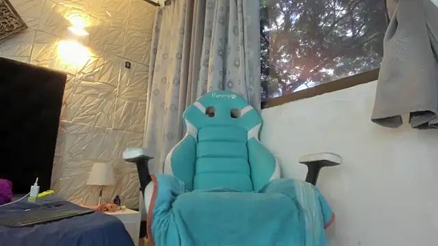 ChanelleJohnson  online show from November 21, 7:38 pm