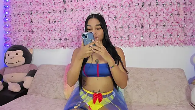 Lynda Bonnie online show from October 31, 12:31 pm