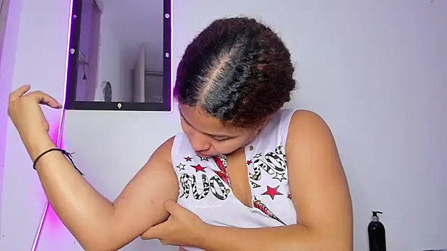 MELINAMARTINS online show from June 12, 10:07 pm