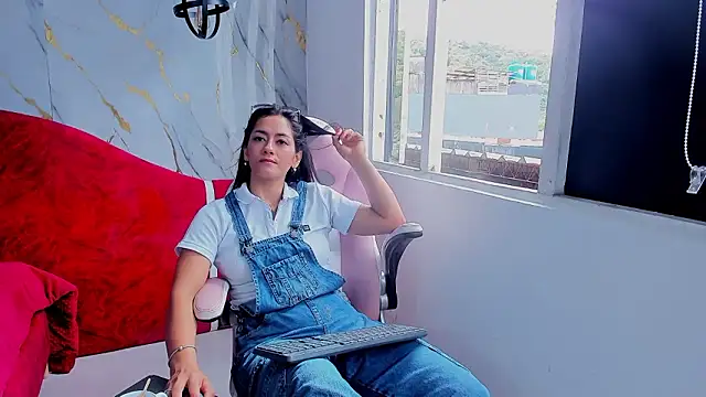 cristal crossfitx online show from January 18, 6:37 pm