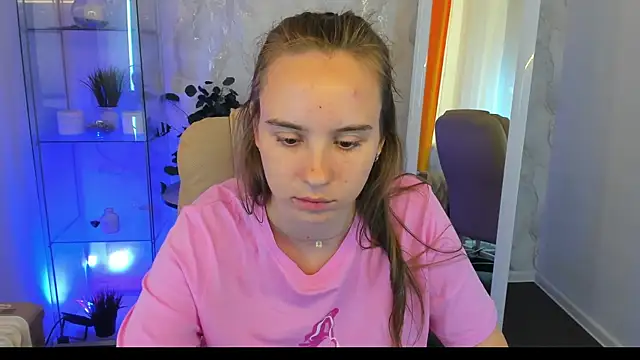 Snapshot of Lika_0ne chatting on October 2, 12:21 pm Lika 0ne online show from October 2, 12:21 pm