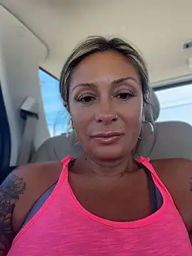 bossyroxy84 online show from June 12, 6:27 pm