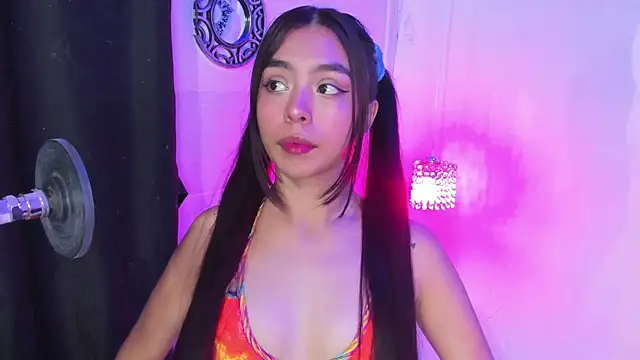 lanna brunette online show from October 28, 1:17 pm