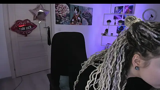 HoneySallyMoore online show from October 18, 7:26 pm