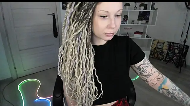 HoneySallyMoore online show from April 30, 6:46 pm