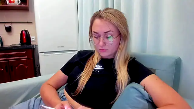 Snapshot of your_Goddess_Eva chatting on September 15, 8:05 pm your Goddess Eva online show from September 15, 8:05 pm