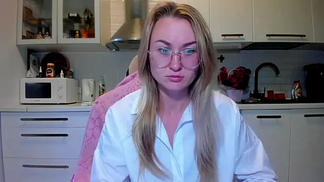 Snapshot of your_Goddess_Eva chatting on October 2, 5:56 am your Goddess Eva online show from October 2, 5:56 am