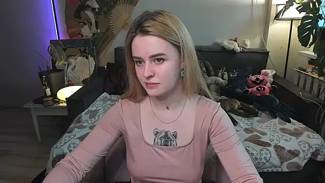 Alexa Pirs online show from April 29, 3:47 pm