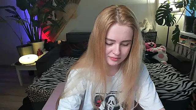 Alexa Pirs online show from March 15, 3:14 pm