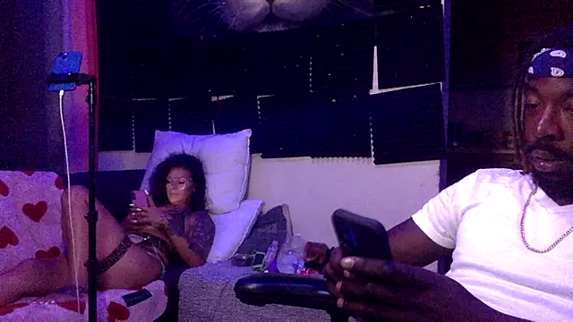 CoffeeNCreamHer online show from September 16, 2:30 am