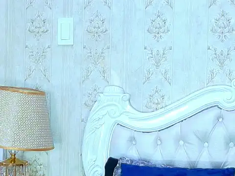 TianahGlow online show from March 10, 7:40 pm