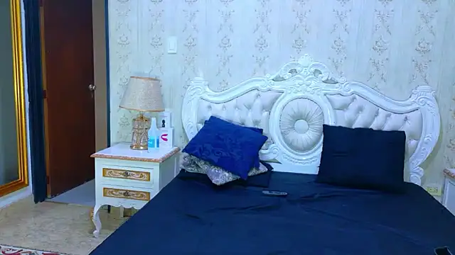 TianahGlow online show from March 16, 7:40 pm