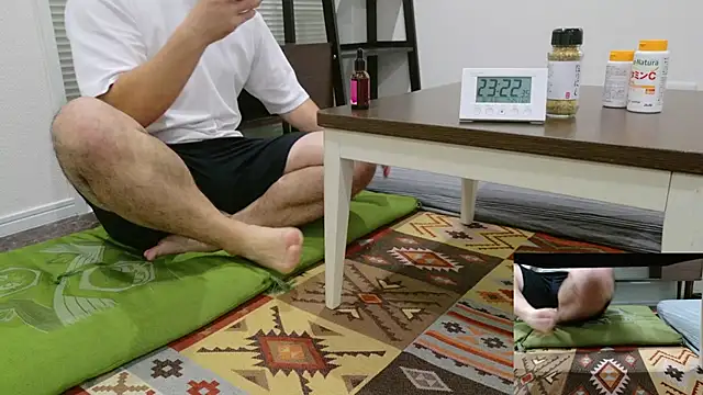 Snapshot of YARASERO-kun chatting on October 5, 2:22 pm YARASERO-kun online show from October 5, 2:22 pm