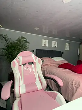 alejandra jonees online show from July 21, 2:01 am