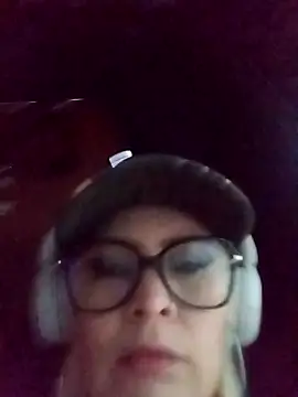 CandieGilson   online show from February 13, 11:34 am