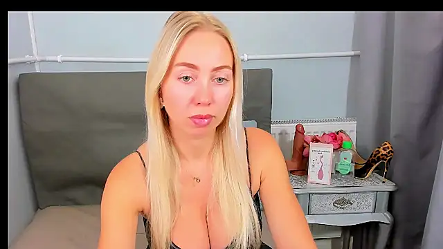 MargaritaRose online show from July 28, 2:35 pm