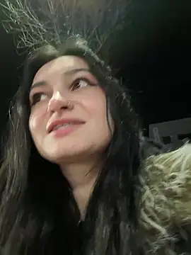 lunalovelee online show from December 20, 2:10 pm