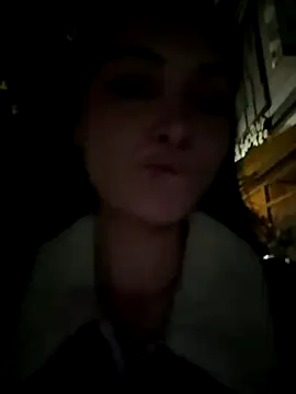 lunalovelee online show from October 16, 4:09 pm