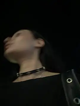 lunalovelee online show from September 14, 3:10 pm