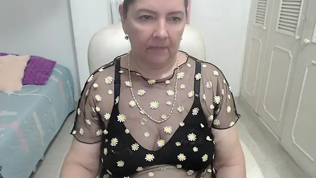 leonela 69 online show from July 12, 1:39 am