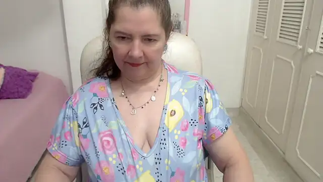 leonela 69 online show from July 10, 12:34 am