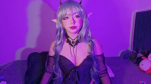 purplelilith3 online show from May 15, 2:38 am
