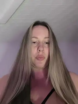 Mona Plus online show from January 5, 6:00 pm