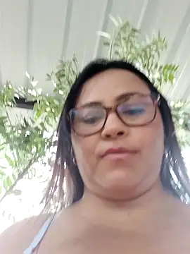 Snapshot of promiscuous-indecent-momm chatting on September 22, 9:24 pm promiscuous-indecent-momm online show from September 22, 9:24 pm