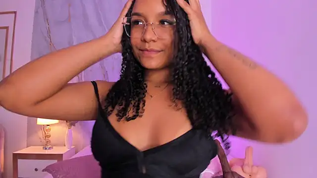 KylieGomeez online show from November 15, 9:27 pm