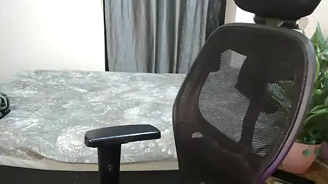 megancatluna online show from March 14, 7:20 am