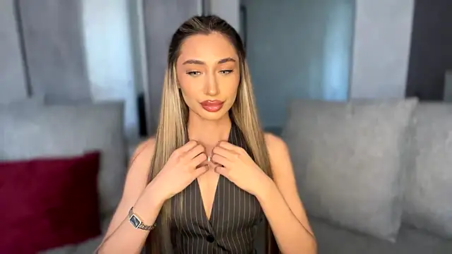 alissadreams online show from June 15, 1:44 pm