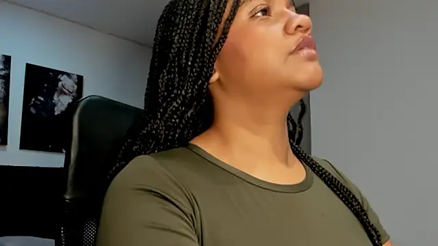 ZahraRose online show from October 3, 8:14 pm