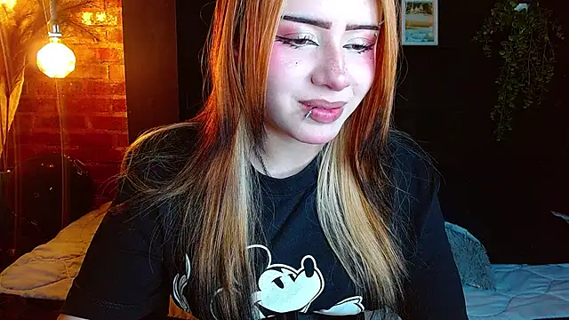 fyreandfox  online show from June 27, 8:26 pm