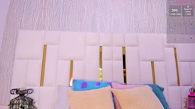 hillary uckerman  online show from February 4, 11:35 am