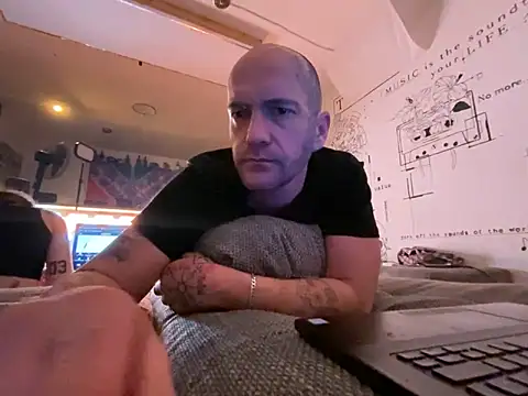 FckM3Hard online show from February 5, 3:37 pm