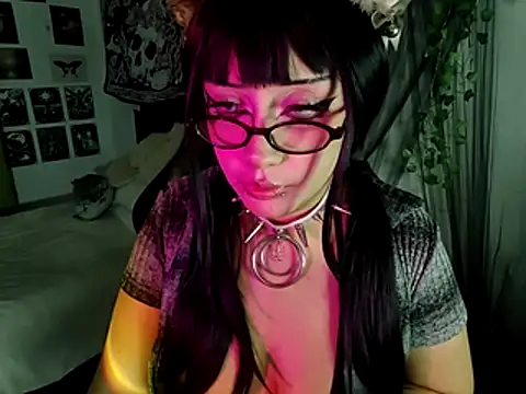 blue katt online show from November 6, 9:21 pm