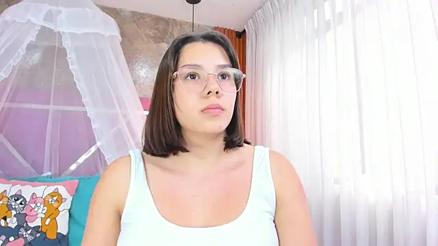 Snapshot of EmmaSulivan chatting on October 14, 8:55 pm EmmaSulivan online show from October 14, 8:55 pm