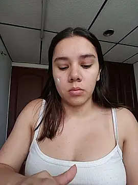 EmmaSulivan online show from July 6, 12:10 pm