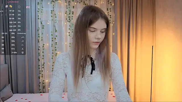 CarolinePepper online show from February 15, 1:32 pm