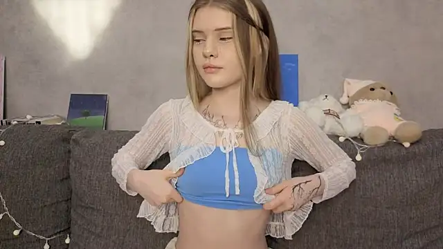 CarolinePepper online show from June 19, 1:47 pm