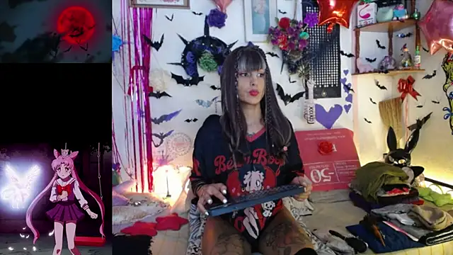purplekattlyn online show from June 17, 2:35 am