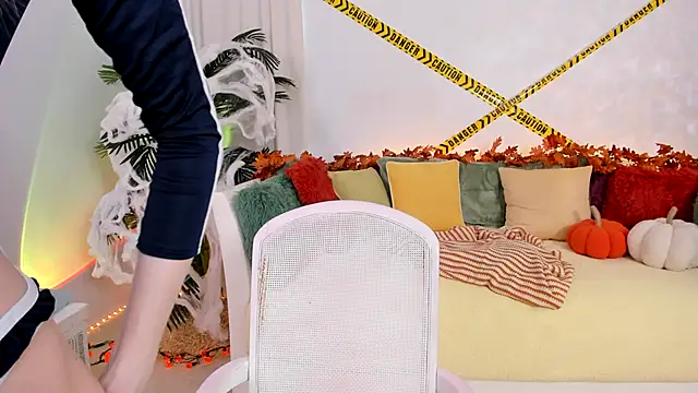 angel claire online show from October 30, 10:00 pm