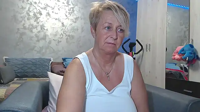 RosesandLillies online show from March 7, 6:26 pm