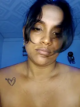 Snapshot of victoria_roussee chatting on October 6, 5:02 am victoria roussee online show from October 6, 5:02 am