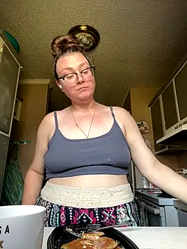 HTXBELLE online show from December 21, 8:35 pm