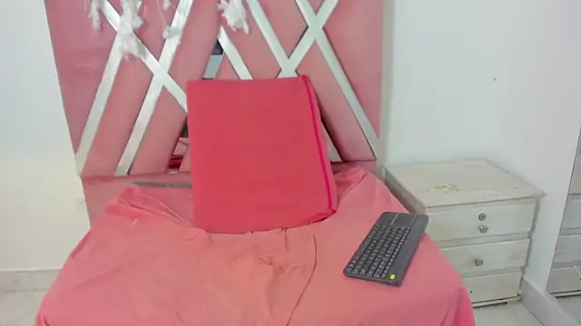 Emily-Carter online show from November 1, 3:21 am