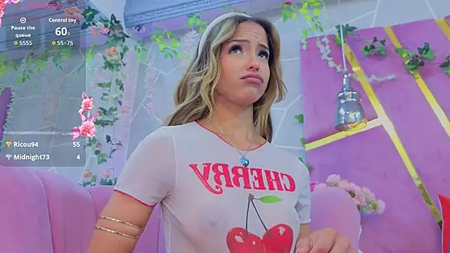 EmmyCortez online show from December 1, 1:03 pm