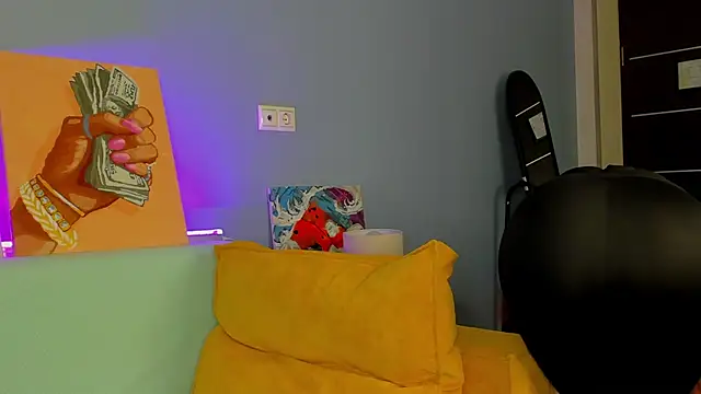 Sandra Wi1son online show from October 1, 1:32 am